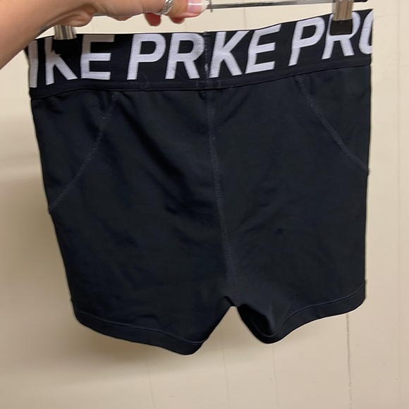NikePro bike shorts💰FREE SHIPPING - Picture 3 of 3